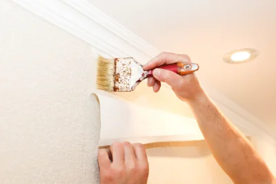 Pose de papier peint aux Rousses — revêtements muraux et toiles de verre